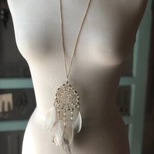 Long Dreamcatcher Pearl and Feather Necklace